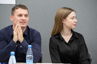 AU1V9423.jpg