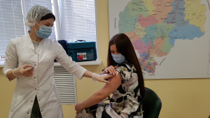 Тюменские газовики продолжают плановую вакцинацию